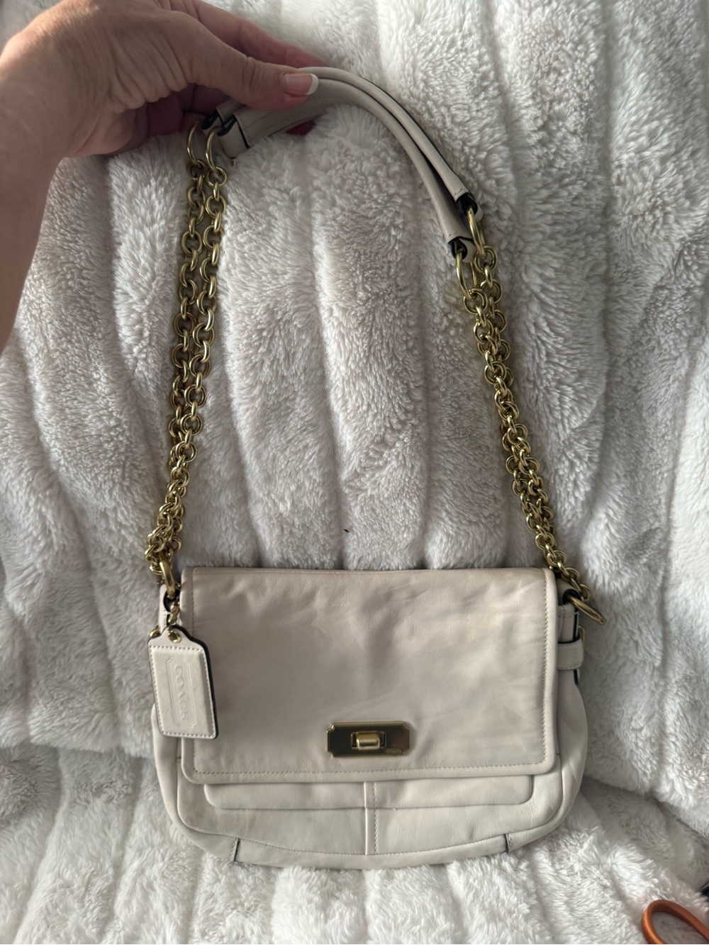 Coach Cream Leather Shoulder Bag with Gold Chain Strap